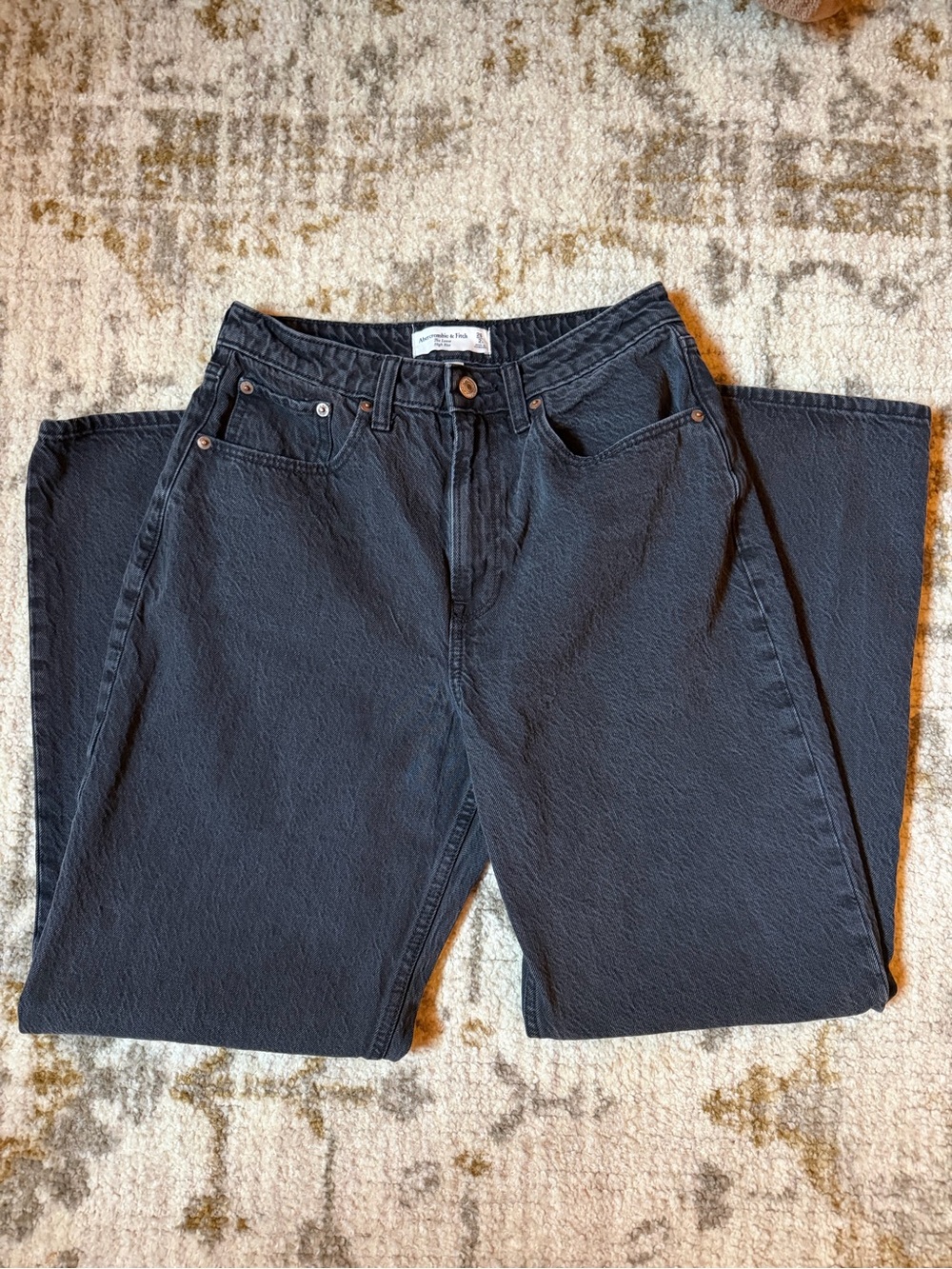 Abercrombie & Fitch Curve Love The Loose High Rise Jean in black size 26 - Picture 2 of 3